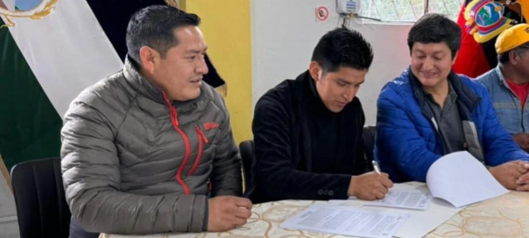 Firma del acta de compromisos sobre el Proyecto Eléctrico